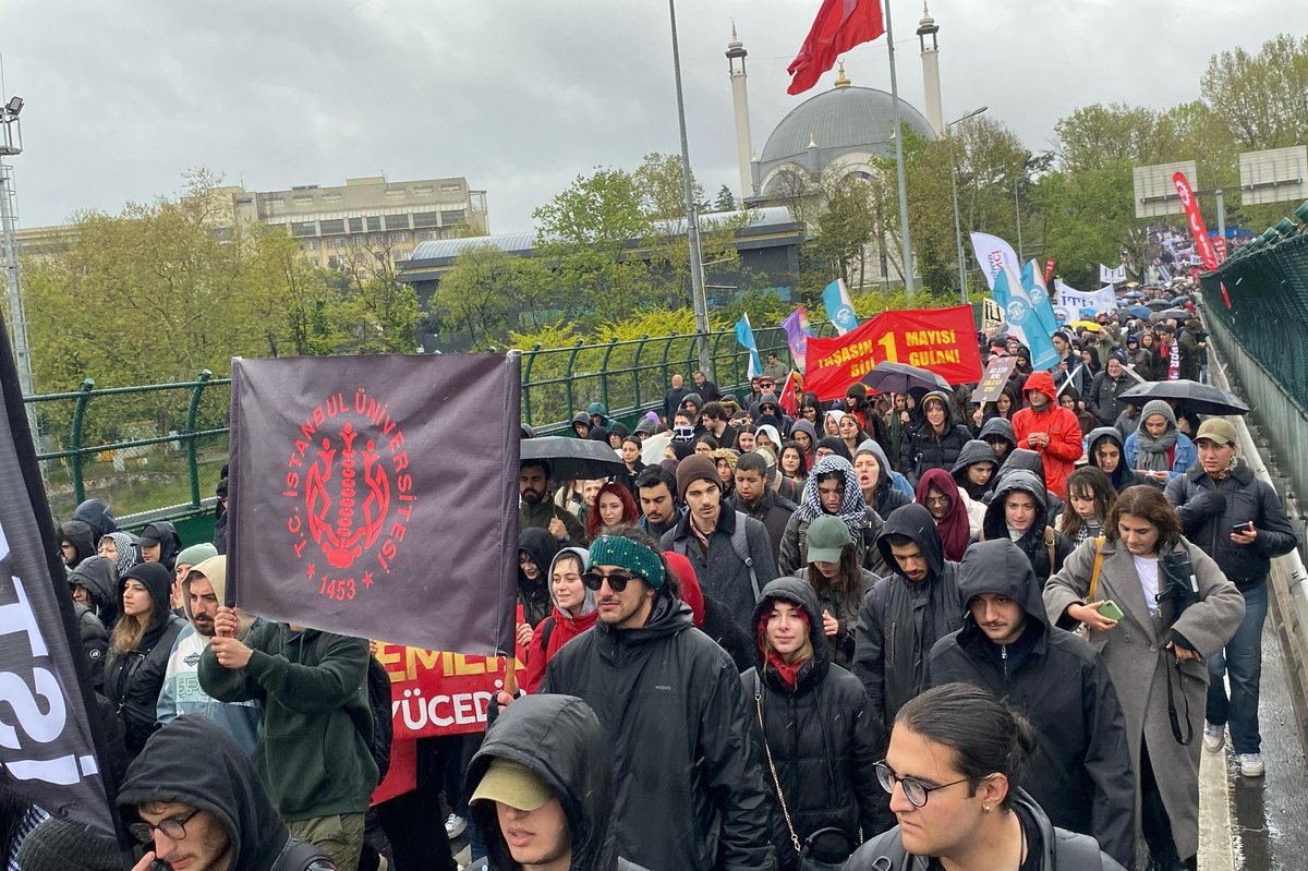 📍Öğrenci Korteji

⭐İstanbul Üniversitesi İsyan, Devrim, Özgürlük Diye Haykırdı!