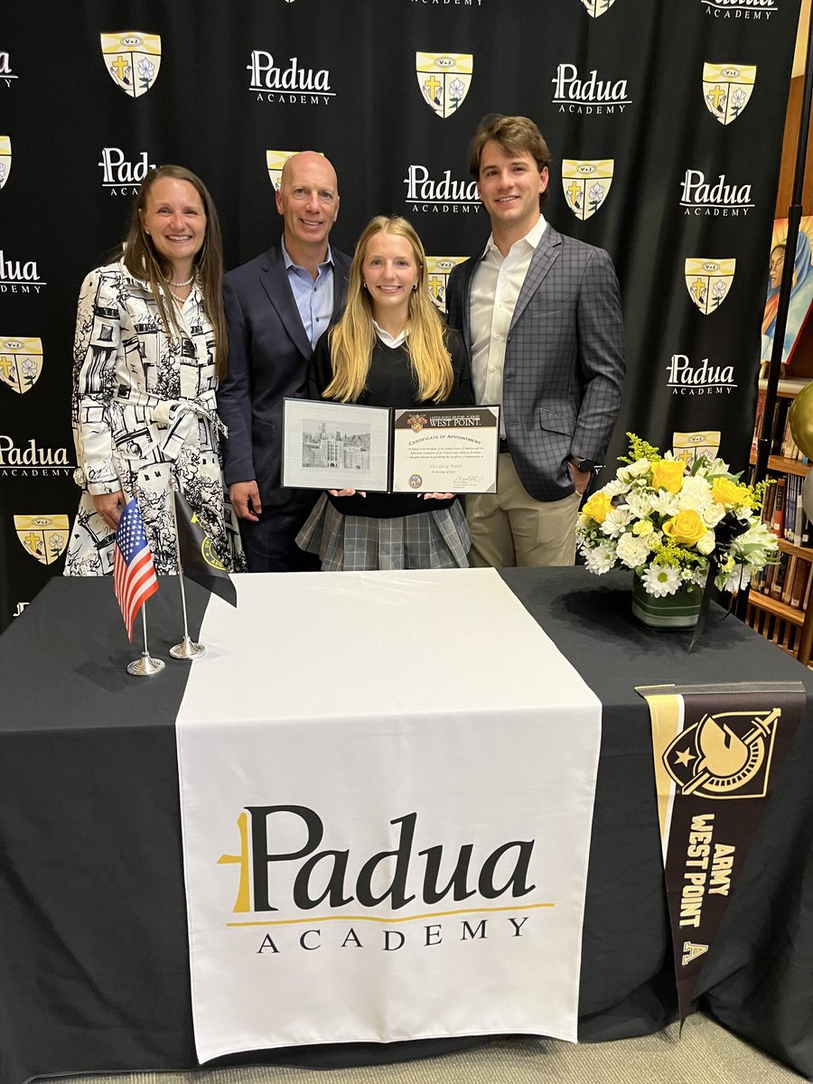 🎖️🇺🇸 Congrats to Elce Walsh ’25, appointed to the U.S. Military Academy at West Point—a rare achievement earned through academic excellence, leadership &amp; elite fitness. 💪💛🖤🐼
We are so proud of you, Elce!Read the story HERE 👉 ow.ly/6Nkk50VLsgA
#PaduaPride