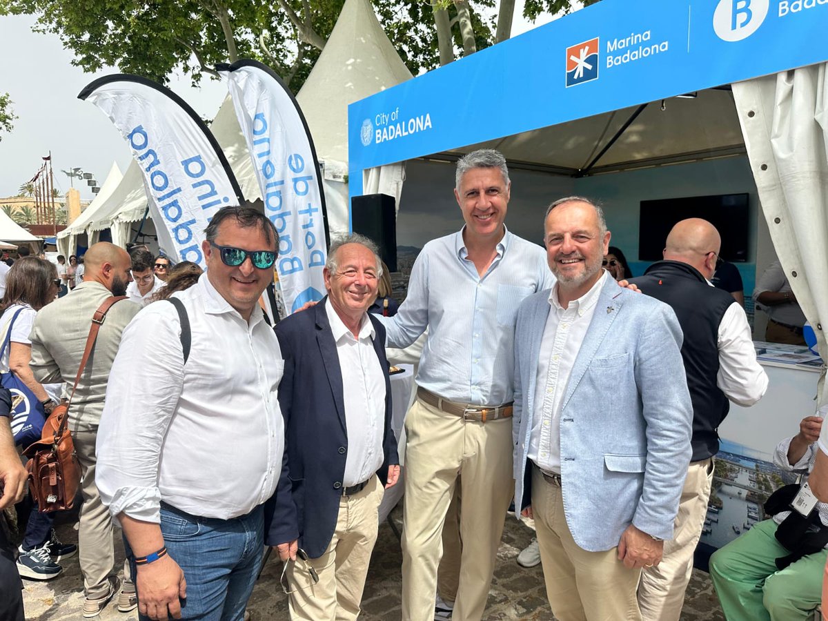 🚤 Badalona presenta el seu port i la Golden Cup 2025 a l'estand del Port de Badalona a la fira Palma International Boat Show.

L'alcalde, <a href="/Albiol_XG/">Xavier García Albiol</a>, ha explicat que #Badalona vol fer del seu port "un espai de lleure i de ciutat on es generi activitat econòmica de qualitat”.