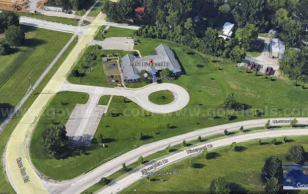 Opportunities await at this 3.28 acre classroom/daycare facility in Louisville, Kentucky! 🏫☀️ Conveniently located right outside of town, this 8,900sqft facility is ready for someone to bring their vision to it. 
Auction ends 5/30 - check it out here 🌳 hubs.ly/Q03kFwHJ0