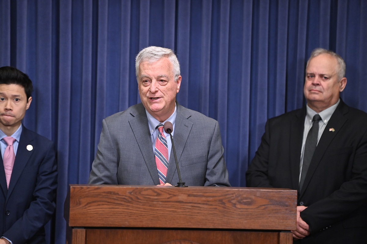 . <a href="/SenMarkWalkerIL/">SenMarkWalkerIL</a> honors veterans on 50th anniversary of the end of the Vietnam War.
ilsenatedems.co/Lvn650VLrOM