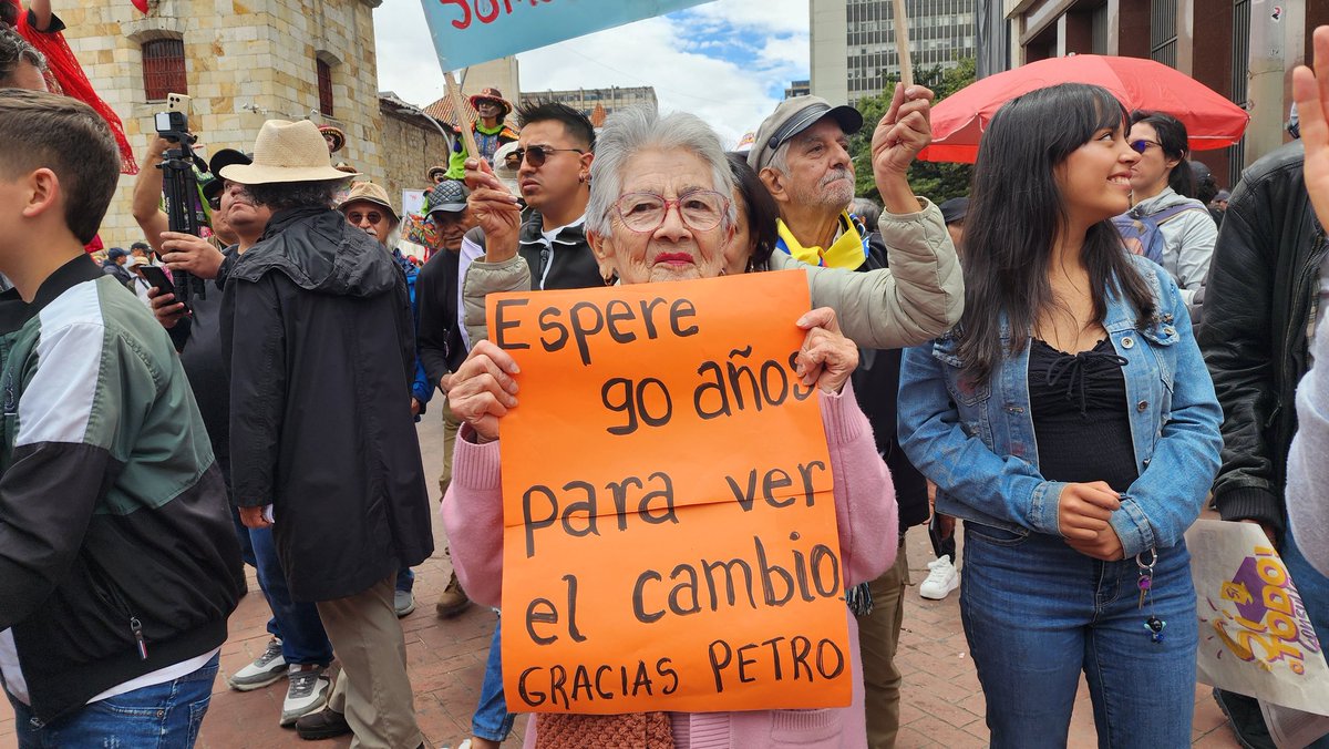 Omar_Comunes's tweet photo. #SiALaConsultaPopular
#1DeMayo https://t.co/Q7VU9AluYZ