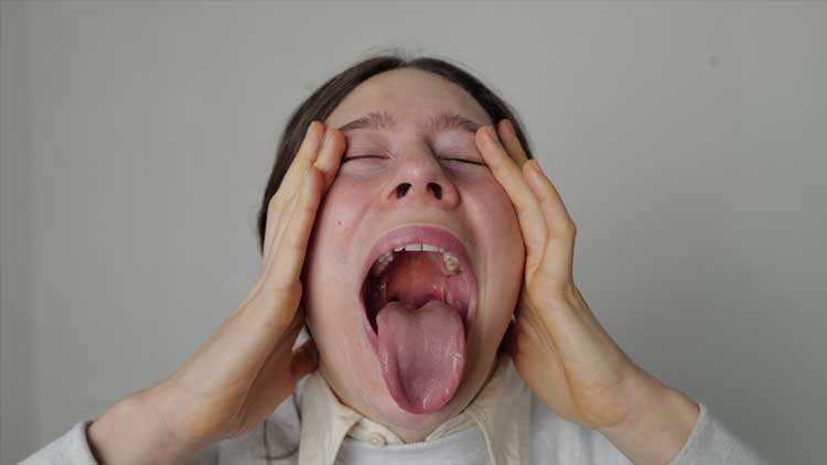 studiolatest's tweet image. ‘This new work is very much about indeterminate selfhood as #NoraTurato immerses the visitor in a swimming pool-like psychological space – is she a mystic or a charlatan, or both?’

Review of #pool7 @ICALondon by @TomDenman 

studiointernational.com/index.php/nora…