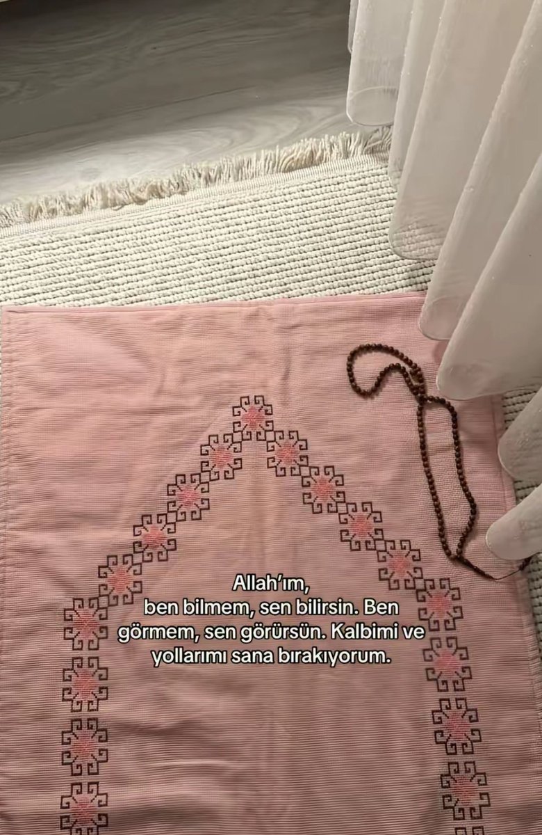 sinem (@kimbusnem) on Twitter photo 