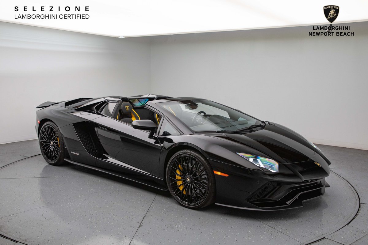 ExoticCarList's tweet photo. 2019 Lamborghini Aventador S Roadster https://t.co/qeAoZhDJ9J