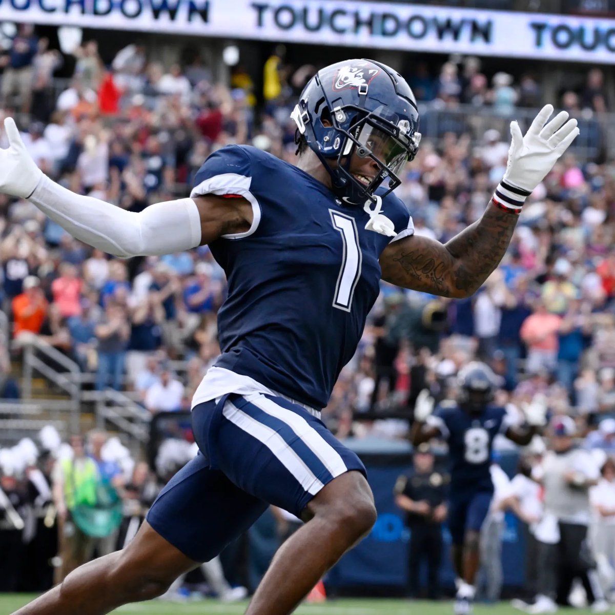 #AGTG 🙏🏾 Blessed To Receive An Offer From The University Of Connecticut 🤍  #JuCoProduct <a href="/CoachDHilliard/">Coach Hilliard</a>