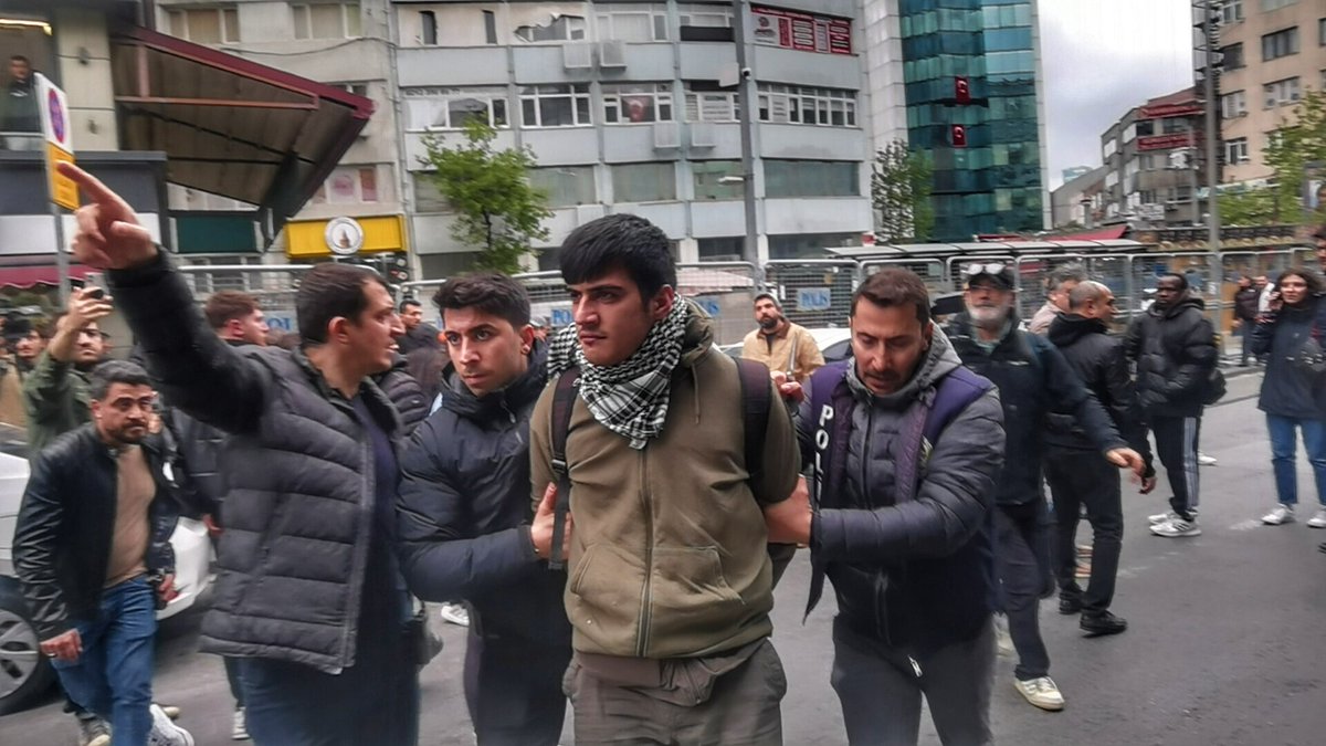 #TaksimeÖzgürlük
Taksim gözaltılarına özgürlük.