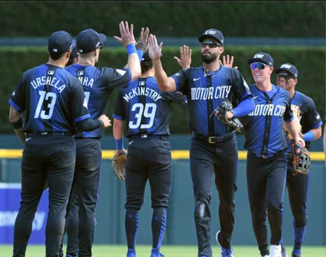StoolBaseball's tweet photo. Please Stop With the City Connect Nonsense 

@ConnerHKnapp 
https://t.co/noh46gB25d https://t.co/8njno0ZDwI