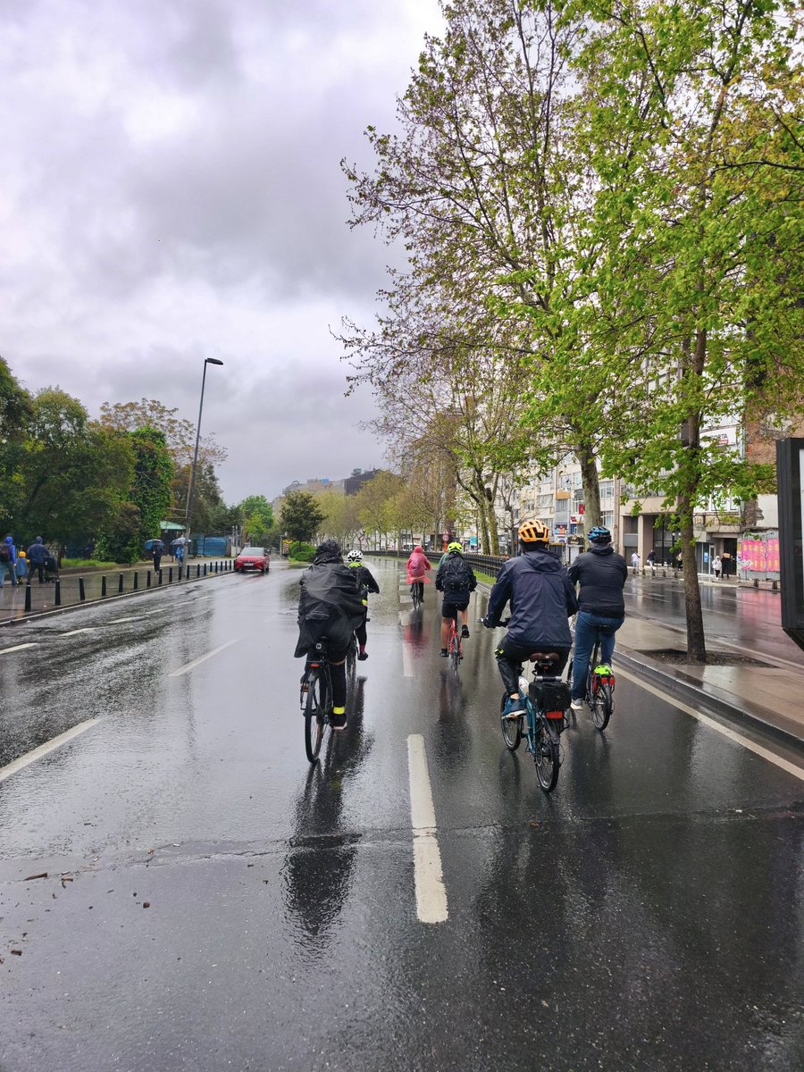 donkisotcycling's tweet photo. TAKSİM DE BİZİM, EKMEK KAVGASI DA! 

VAZGEÇMEYECEĞİZ! TAKSİM DE BİZİM, EKMEK KAVGASI DA! 

MUTLAKA KAZANACAĞIZ, EMEĞİN BAYRAĞI MUTLAKA DALGALANACAK!

https://t.co/Lv5aYWaYuO https://t.co/wdUQcibXxc