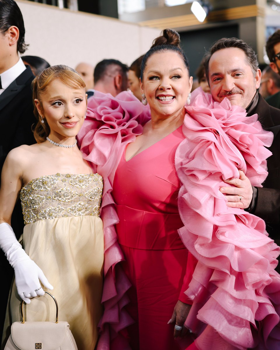 goldenglobes's tweet image. Florals and pastels may be seasonal, but these looks are forever💐 #GoldenGlobes
