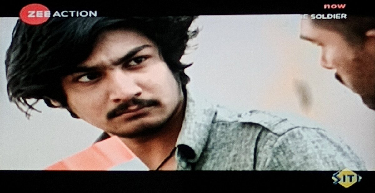 CineBuff2003's tweet image. Climax of #SuryaTheSoldier ( Hindi dub of #NaaPeruSuryaNaaIlluIndia 🇮🇳 ) showing now on #ZeeAction 💯

#AlluArjun #NaaPeruSuryaNaaIlluIndia