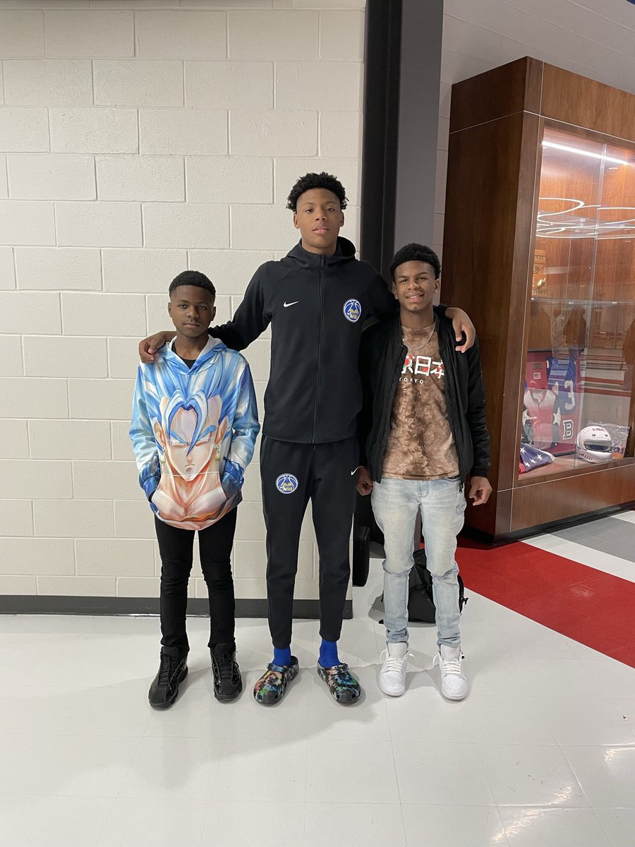 RamboB719's tweet image. He always find time to get pictures with the elite.   #TopDraftPicks #Nba #NBADraft #uno #Elite #CooperFlagg #AceBailey #CadeCunningham #AjDybantsa