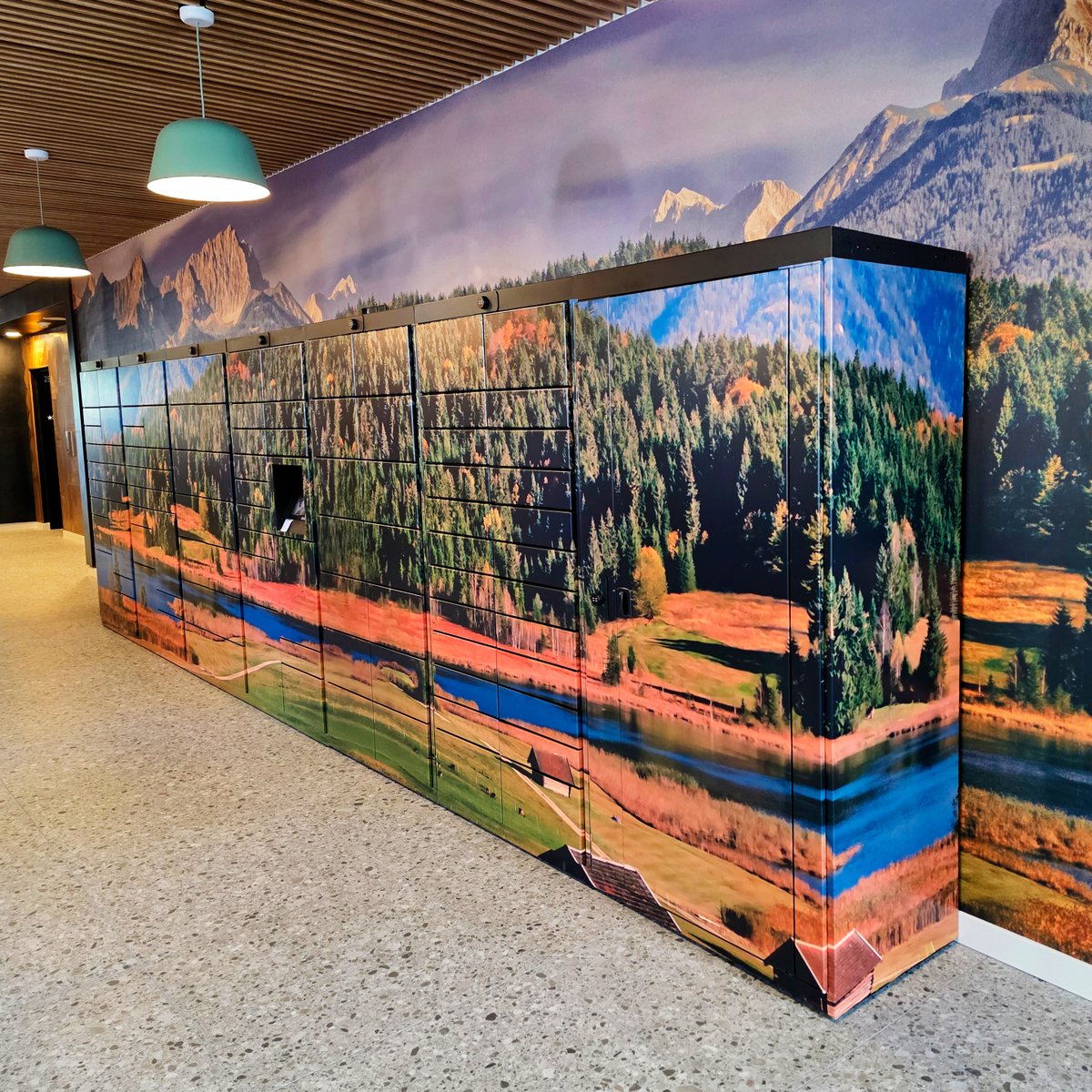 From locker to landscape — swipe to see the finished locker.  👀

This integrated locker wrap perfectly extends the landscape mural — blurring the line between functional space and visual experience. 🌎 What can we do your lockers? 👉🏼 supergraphics.com/vinyl-wraps/pa…

#LargeFormatPrinting