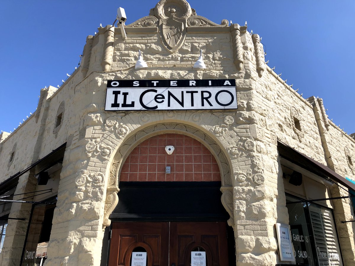 Visit Osteria IL Centro during Happy Hour, Monday-Friday from 4-6 pm, for excellent wine-by-the-glass and appetizer specials! 🍷

Make your OIC reservation here → bit.ly/3MCOlWd 

#happyhour #kcrestaurant #italianrestaurant #southplazakc