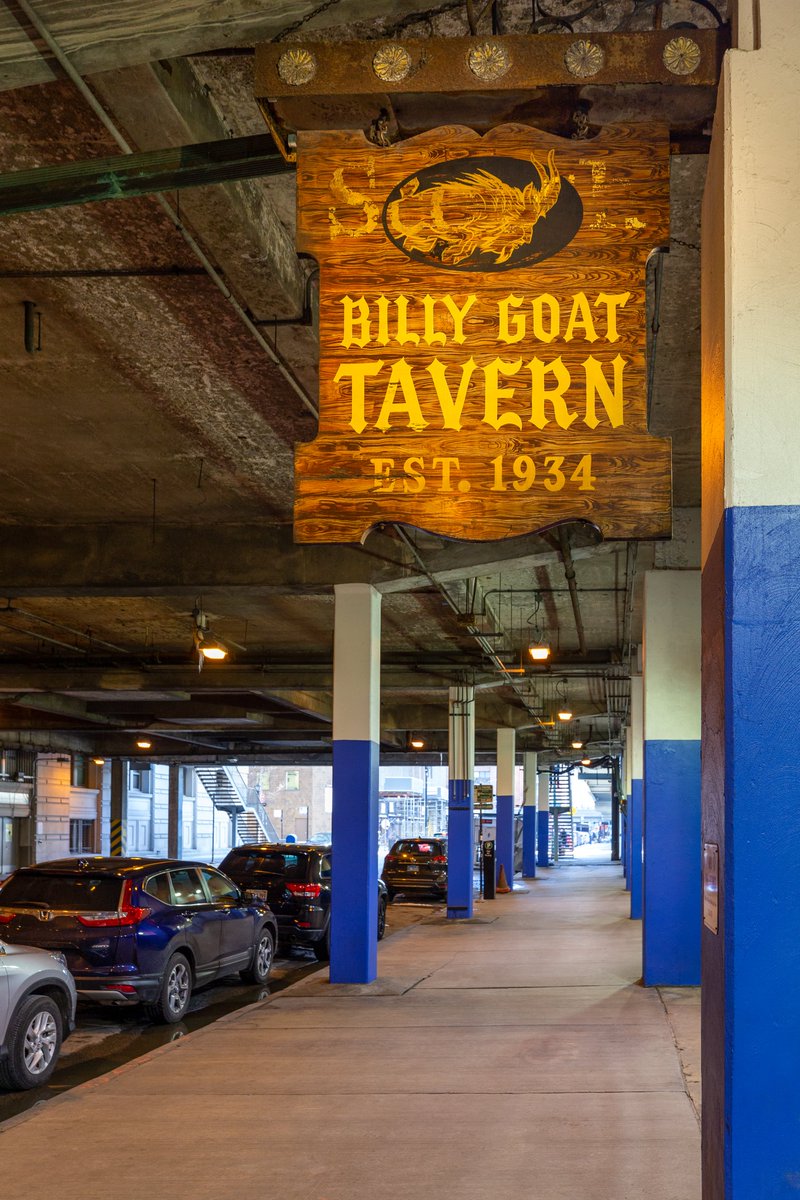 A real tavern’s tavern.
Chicago’s World-Famous Billy Goat