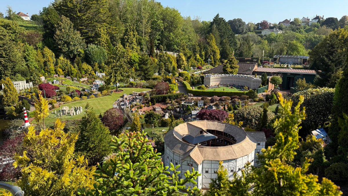 Spring at Babbacombe Model Village is simply magical! 🌼

The vibrant blooms, charming miniature scenes, and the cheerful atmosphere make it the perfect place to soak in the beauty: model-village.co.uk

#gardens #miniature #modelvillage #Devon