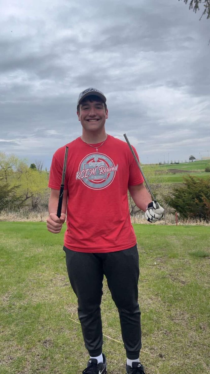 Gavin Holt of Carroll High earned KCIM Sports Rewind All-Star shirts with outstanding football seasons. He was spotted wearing his shirt by Quinten Polking on Wednesday!! Thanks Guys!! 
<a href="/TigerVisionCHS/">Tiger Vision</a> <a href="/holt_gavin65/">Gavin Holt</a> <a href="/CBSportsNetwork/">Carroll Broadcasting Sports Network</a> <a href="/mason_nieland/">Mason Nieland</a> <a href="/coachrow/">Craig Rowedder</a>