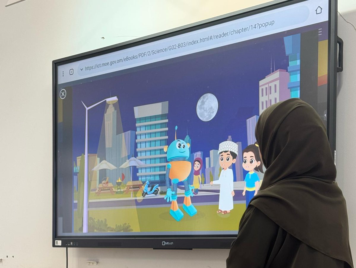 نفذت الأستاذة زاهية الصالحية لمعلمات المجال الثاني و بحضور المعلمة الأولى 
مشغلا عن رقمنة المناهج 
وضحت خلاله كيفية توظيف التعليم الإلكتروني من خلال المحتوى الرقمي التفاعلي للمنهج و أهم ايقونات الكتب الرقمية
#مدارسنا_مستقبل_واعد 
#فعاليات_تعليمية_شمال_الباطنة