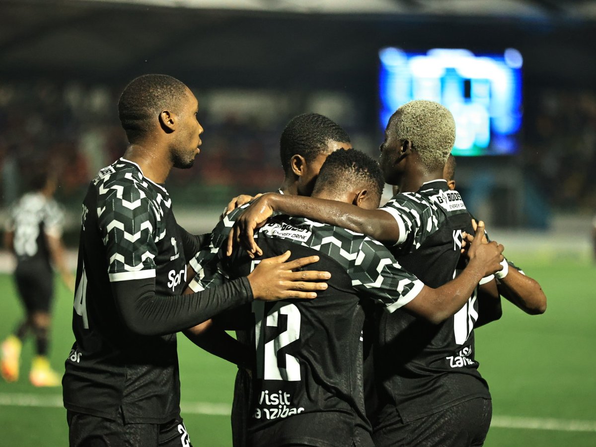 azamtvtz's tweet photo. #MuunganoCup2025Final Ni mapumziko kwa hisani ya Maxi Nzengeli...
HT: JKU SC 0-1 Yanga SC (Maxi 44')
LIVE #AzamSports1HD
#TanzaniaUnionSuperLeague #TUSL #MuunganoCup2025 #MuunganoCup #KombeLaMuungano #SuperLeague #YangaSC #JKUSC #JKUYanga https://t.co/9J0M5wYjDB