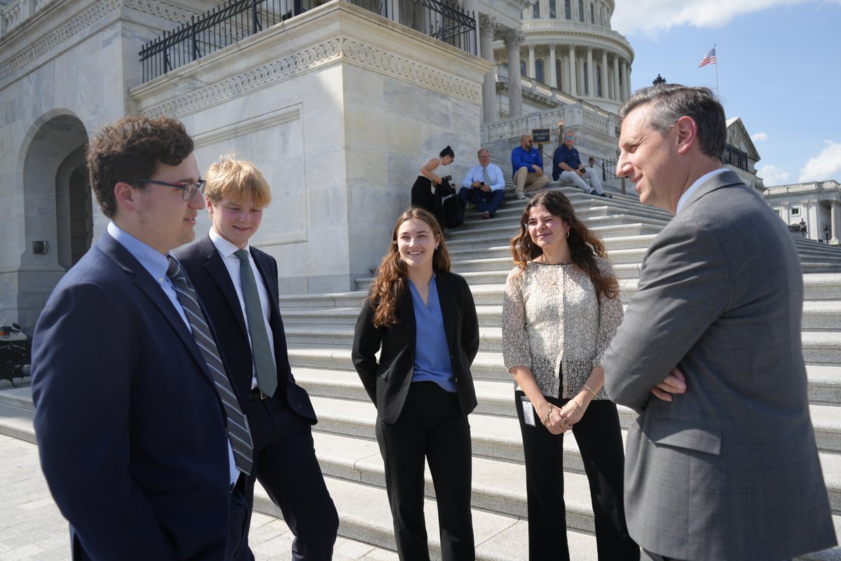 Rep_Magaziner's tweet photo. Ever wonder the key to keeping a Congressional office running smoothly?

Interns!

Thank you to our DC office spring interns on wrapping up their semester. I can’t wait to see what you accomplish next. 🎓💼 https://t.co/BmdZdOcT10