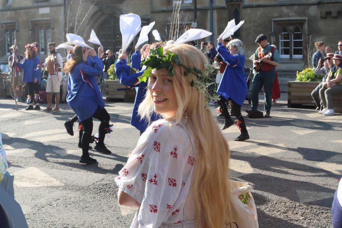 Happy first of May! 🪺

May morning, Oxford 2025