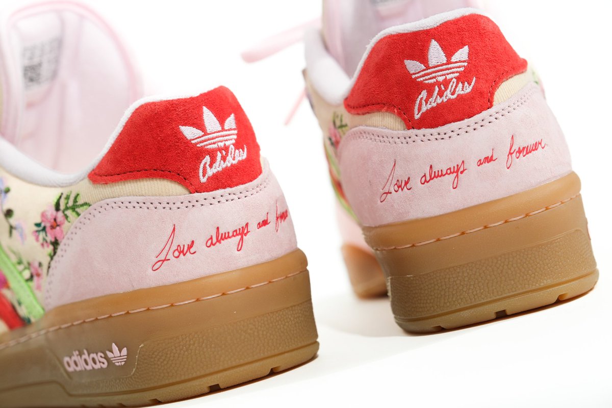 Dear Naomi,

Happy Mother’s Day.
UNHEARDOF’s the last Rivalry. 

Love always and forever

May 10th 
In store only 
1/600