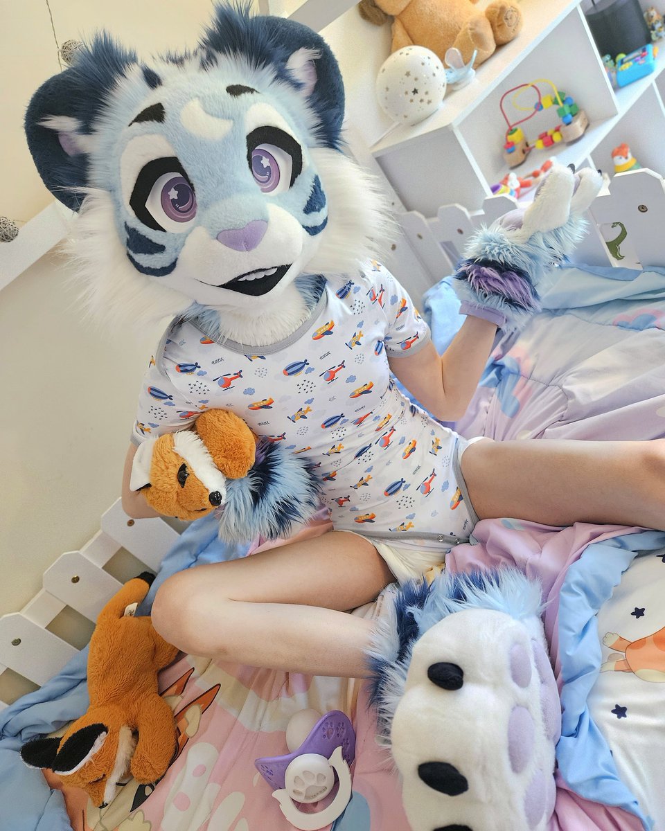 I'm not small, I'm fun sized!
It's different 😤