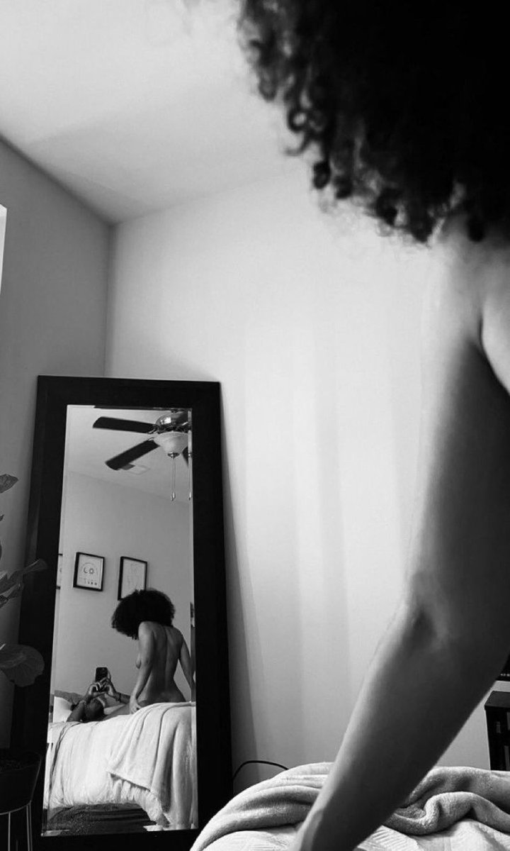 I owe you guys a picture like this. Plus I already have the exact same mirror 🫵🏽