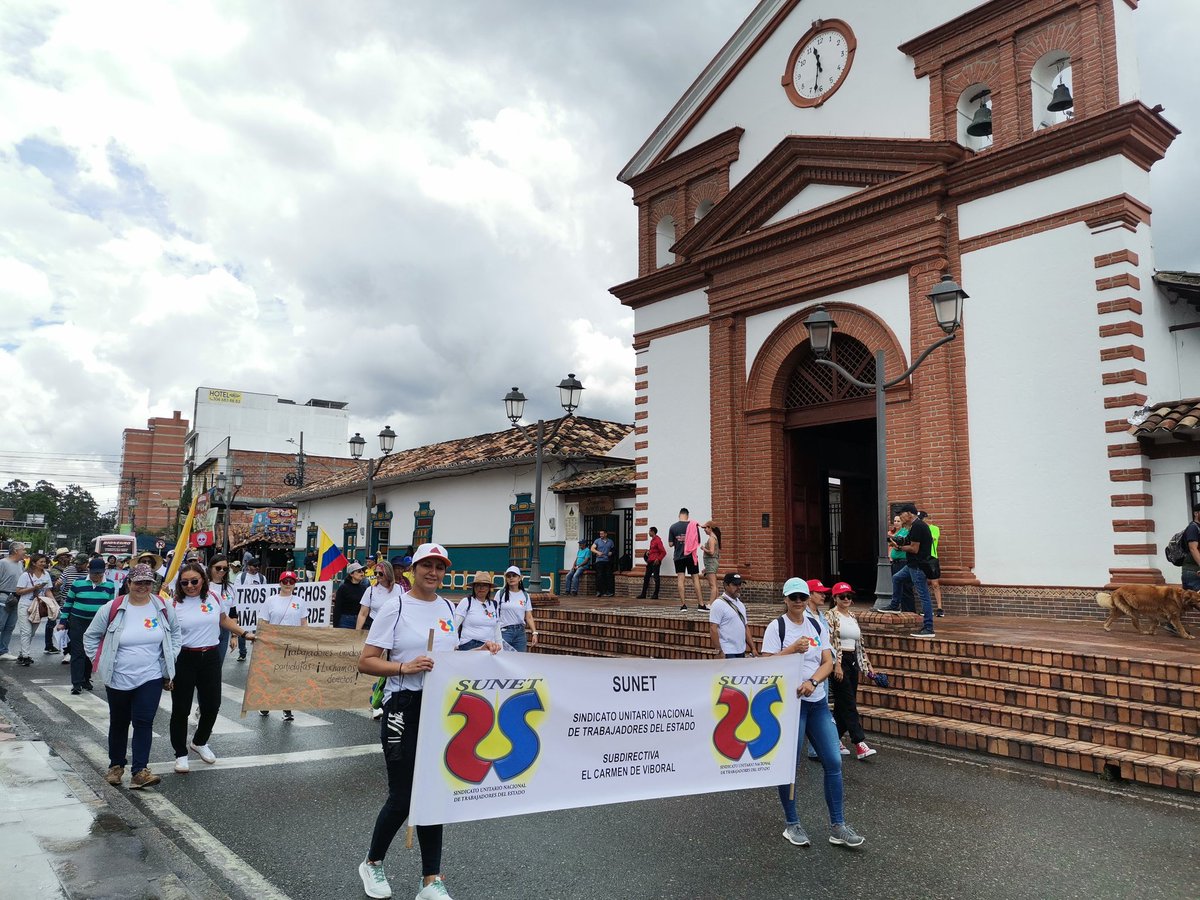 ElSunet's tweet photo. 01 de mayo | Día Internacional del Trabajo
Desde SUNET Subdirectiva El Carmen de Viboral, decimos con fuerza y convicción:
¡Presente, presente, presente! @sunetcolofc @GermanSUNET https://t.co/wKk0nNcSxy