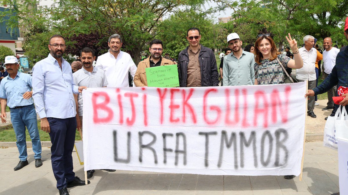 Barışın egemen olduğu, eşitlik ve özgürlük temelinde halkların ve emekçilerin bir arada yaşadığı demokratik toplumu hep birlikte inşa edeceğiz!
YAŞASIN 1 MAYIS
BiJÎ YEK GULAN !