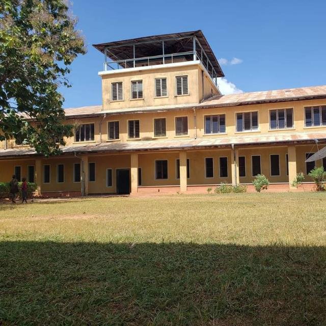 JrLukaa's tweet photo. @ze_mandevu ST BENEDICT'S SEMINARY NAMUPA https://t.co/izsbbmoACg