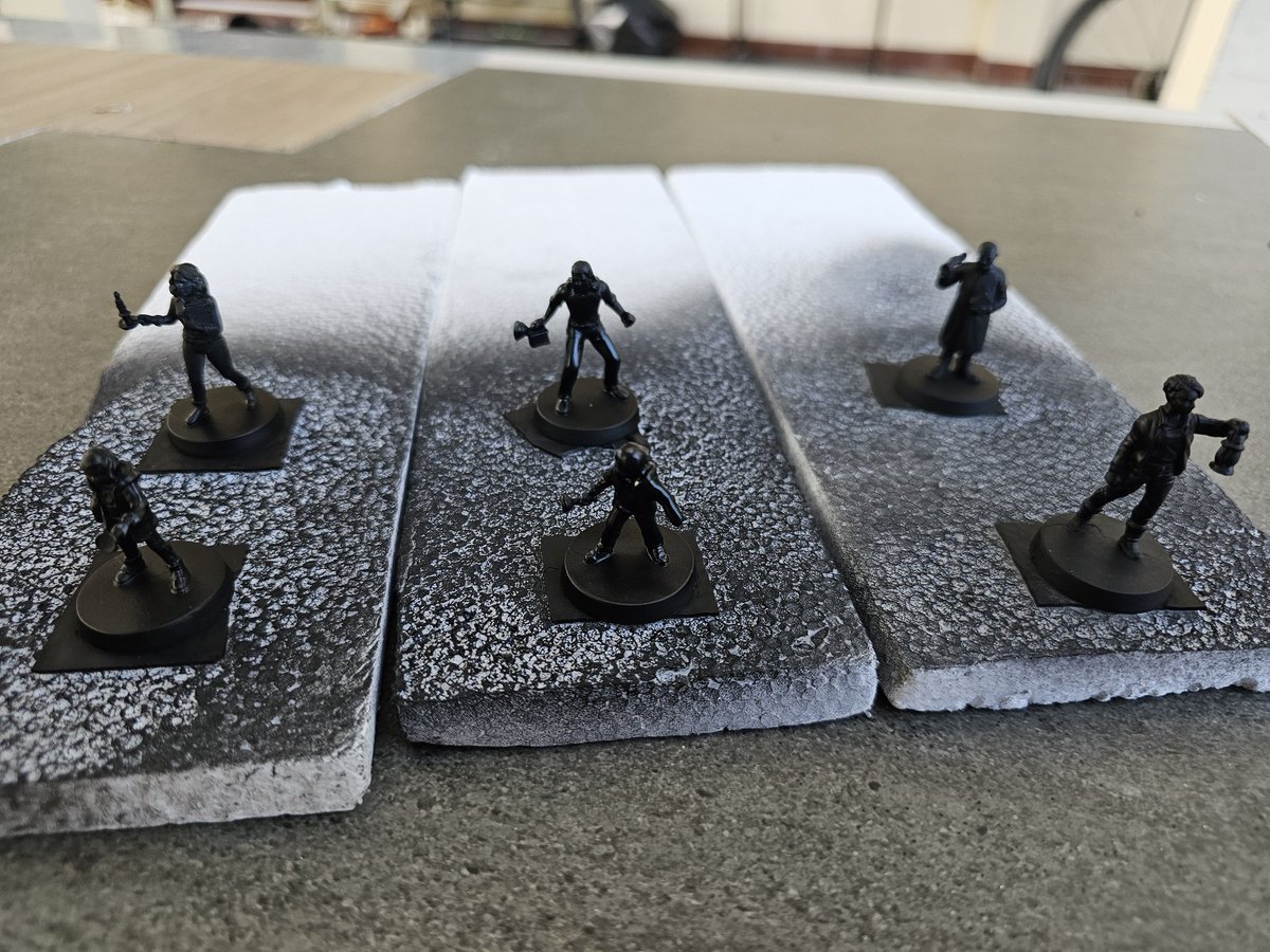 JuPauBan's tweet photo. First time painting minis and I think I did an ok job 👌 https://t.co/EwDYuWri06
