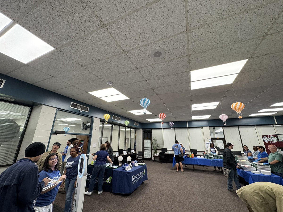 Incredible work by <a href="/NTCCgators/">NTCCgators</a> Student Services Team to provide a comprehensive Transfer Fair! Thankful for the participating universities who value the success of our students. #BuildingFutures #TransferSuccess 🐊
