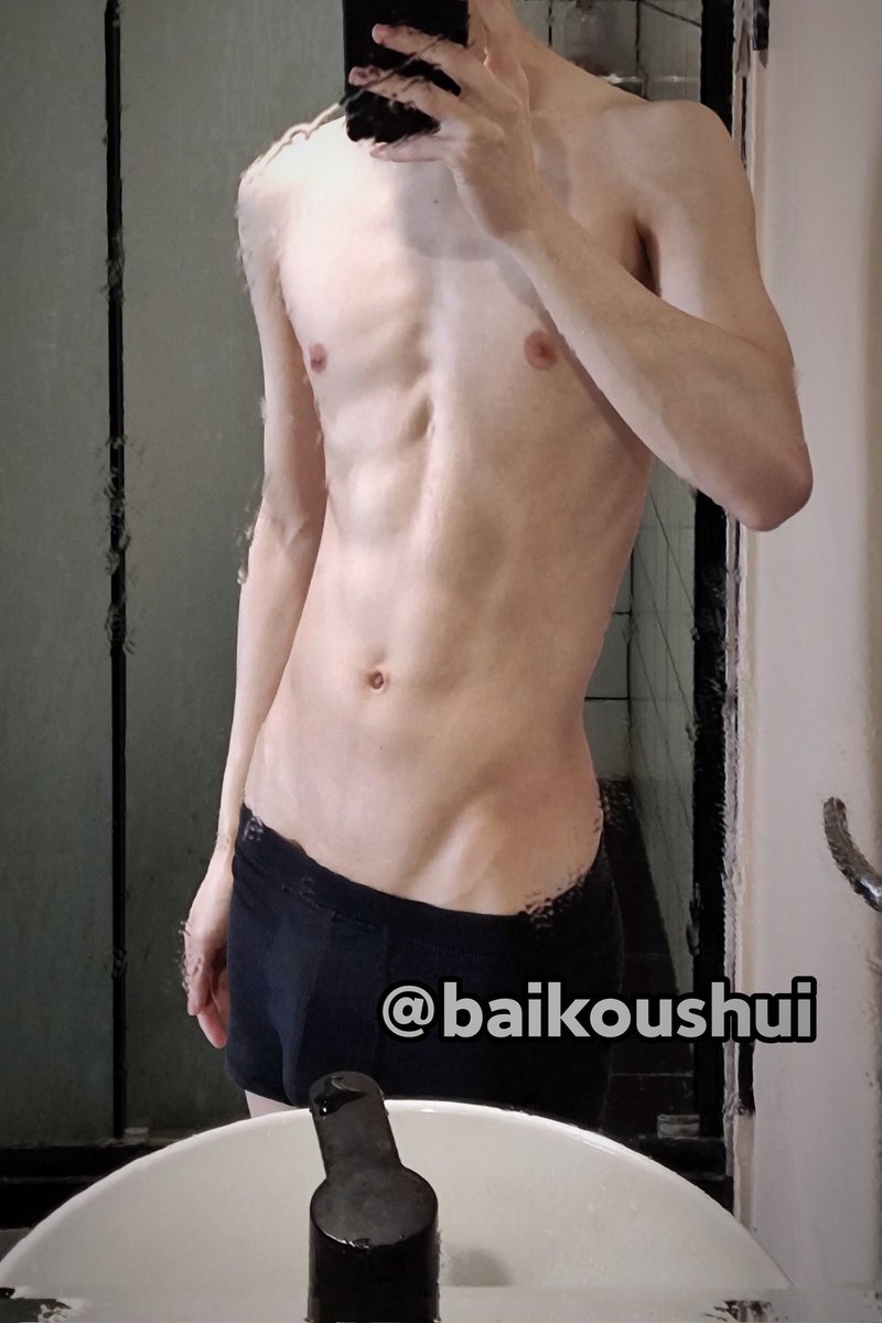 白口水 tweet media