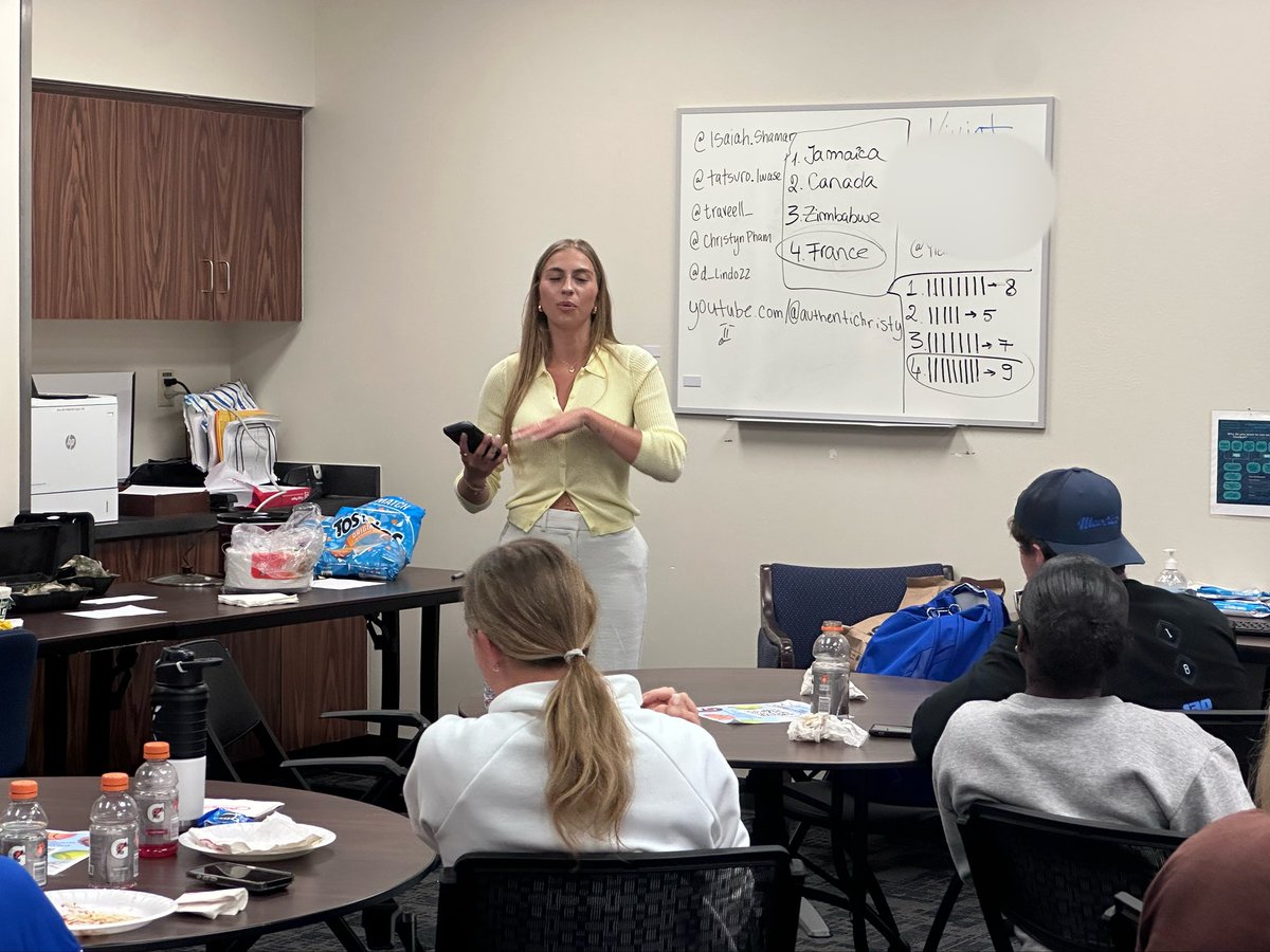 UTA_SA_Dev's tweet image. Our seniors shared meaningful memories at their last SAAC meeting. Thank you for leading with heart and leaving a legacy that lasts. #SAAC #SeniorSpotlight #UTA #Leadership