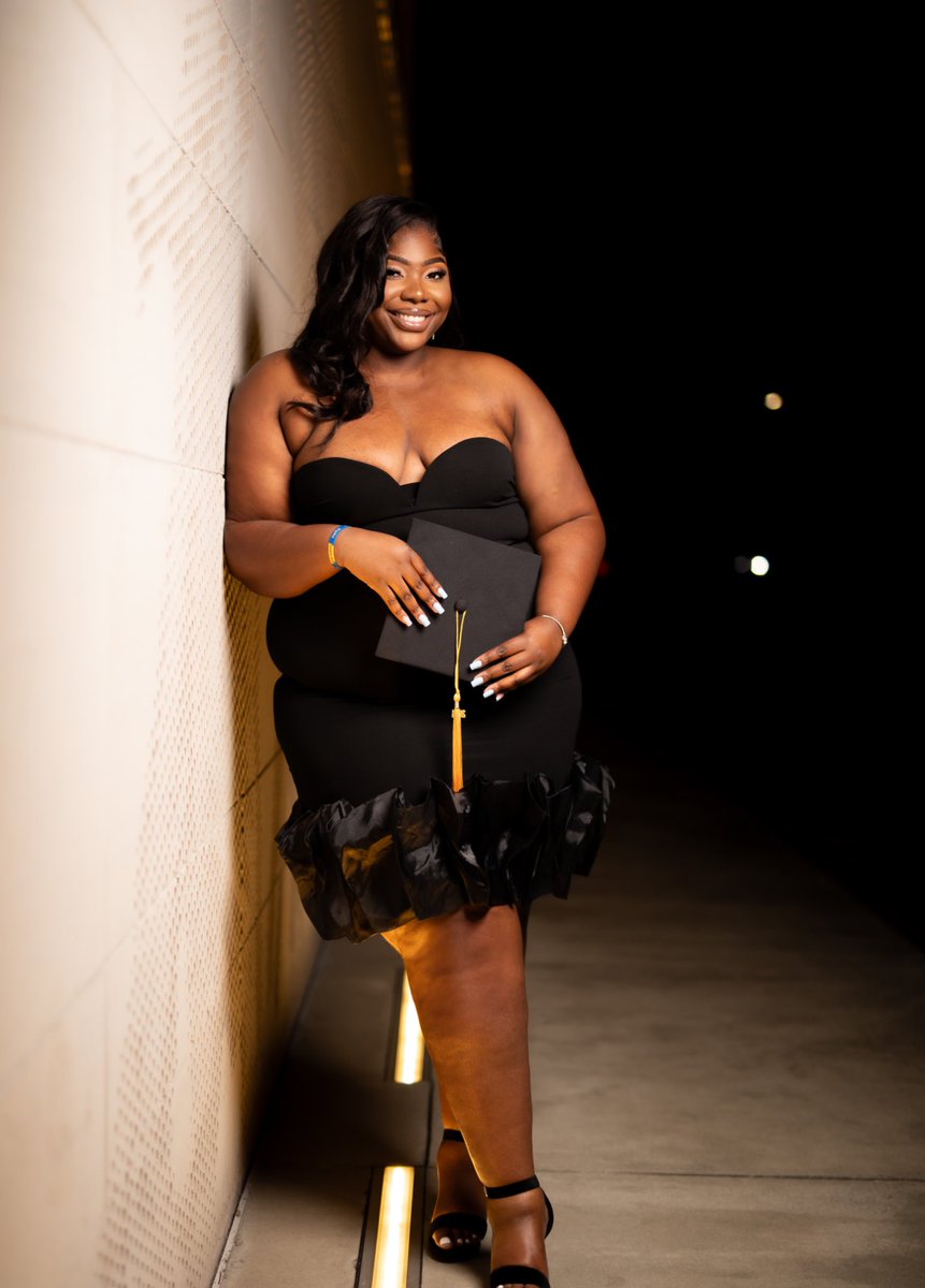 paradise_tia's tweet image. Thank You O’ Mother Dear 👩🏾‍🎓🐝

#BlackGirlMagic #asu25