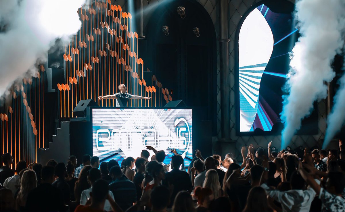 Feeling the beat, living the dream 🔥

linktw.in/BroorF