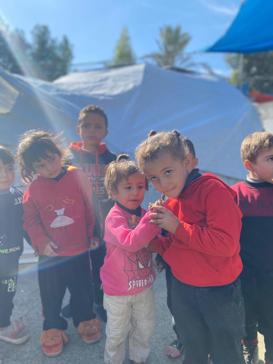 I don't care about anything anymore except feeding my family. We have a lot of children and a lot of elderly people. We just want money to live. Is this life? There is no security, not even food or drink. All you have to do is donate here.
gofund.me/d8cf9d8b