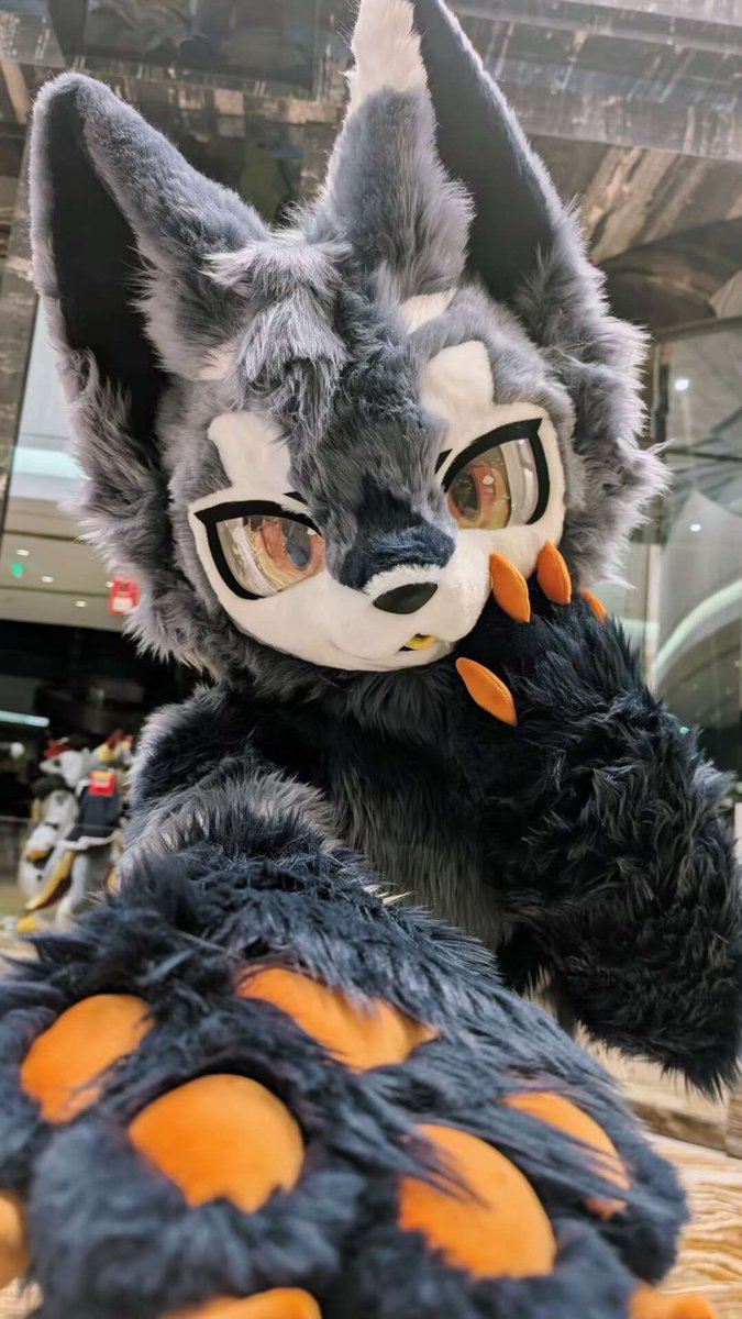 幻嵐Genran (@huanlan_wolf) on Twitter photo #突発性うちの子可愛い症候群
你想带我去哪里玩呢( ´▽`)
📷:<a href="/Fallkui/">丹波( Dumbo ) & 秋葵( Fallkui ) 🔜 Hi Furry 2025 ! 🌟</a>
#hifurry #FursuitEveryday #突発性うちの子可愛い症候群
你想带我去哪里玩呢( ´▽`)
📷:<a href="/Fallkui/">丹波( Dumbo ) & 秋葵( Fallkui ) 🔜 Hi Furry 2025 ! 🌟</a>
#hifurry #FursuitEveryday