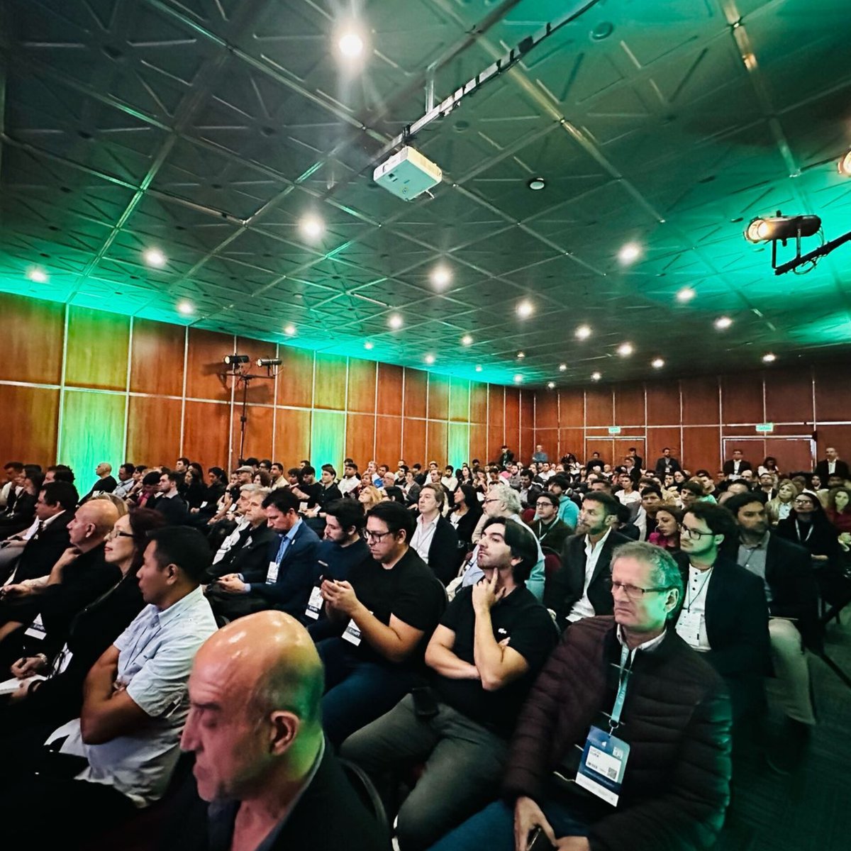Yayi Morales (@yayi_morales_) on Twitter photo 📊 Ayer tuve el gusto de participar en un workshop en <a href="/ExpoEFI/">Expo EFI</a>, EL evento de economía y finanzas más importante de Argentina 🇦🇷
Estuve representando a <a href="/MundoDinerotv/">Mundo Dinero</a> y a <a href="/EAFPoficial/">EAFP Oficial</a>, en un panel titulado "Dónde invertir y ganar ahora", con los genios de <a href="/AndyStopLoss1/">Andy Stop Loss</a>, 📊 Ayer tuve el gusto de participar en un workshop en <a href="/ExpoEFI/">Expo EFI</a>, EL evento de economía y finanzas más importante de Argentina 🇦🇷
Estuve representando a <a href="/MundoDinerotv/">Mundo Dinero</a> y a <a href="/EAFPoficial/">EAFP Oficial</a>, en un panel titulado "Dónde invertir y ganar ahora", con los genios de <a href="/AndyStopLoss1/">Andy Stop Loss</a>,