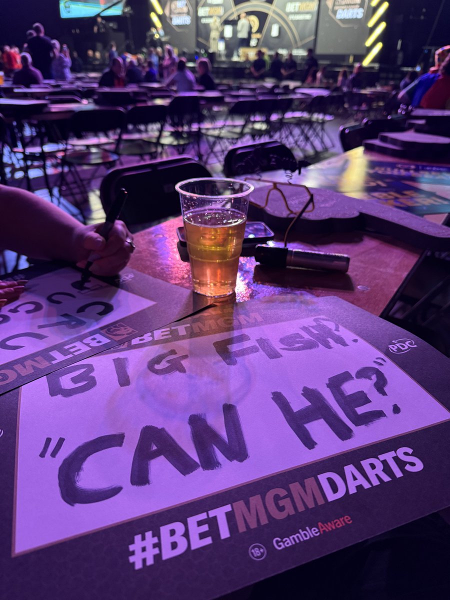 ElliotHorwoodF1's tweet image. Here we go! Let’s go @LukeTheNuke180 #PLDarts 🎯🎯🎯