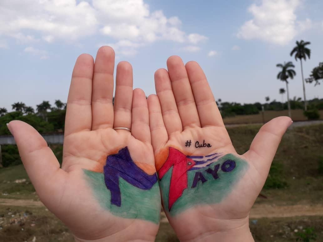 🎶Hoy mi deber era cantarle a la patria,
alzar la bandera, sumarme a la plaza,
y creo que, acaso, al fin lo he logrado,
soñando tu abrazo, volando a tu lado.
#Silvio #Cuba 
Para <a href="/PereraArianne/">Arianne Medina Perera</a>  por inspirar 🇨🇺 <a href="/YamileRamosCord/">Yamilé Ramos Cordero</a> <a href="/JulioMorejonP/">Julio Emilio Morejón Pérez</a> <a href="/gabyisla89/">🎀Gaby🇨🇺</a> <a href="/Alejand39161614/">Alejandro</a>