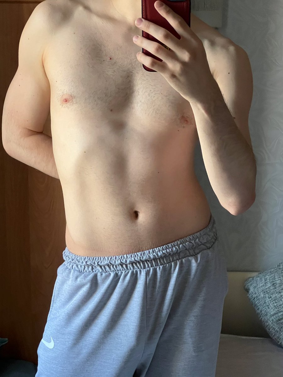 Shaven
Чутчут бритый чутчут небритый (это с какой стороны посмотреть, хихик)

#нюдсочетверг #nudce