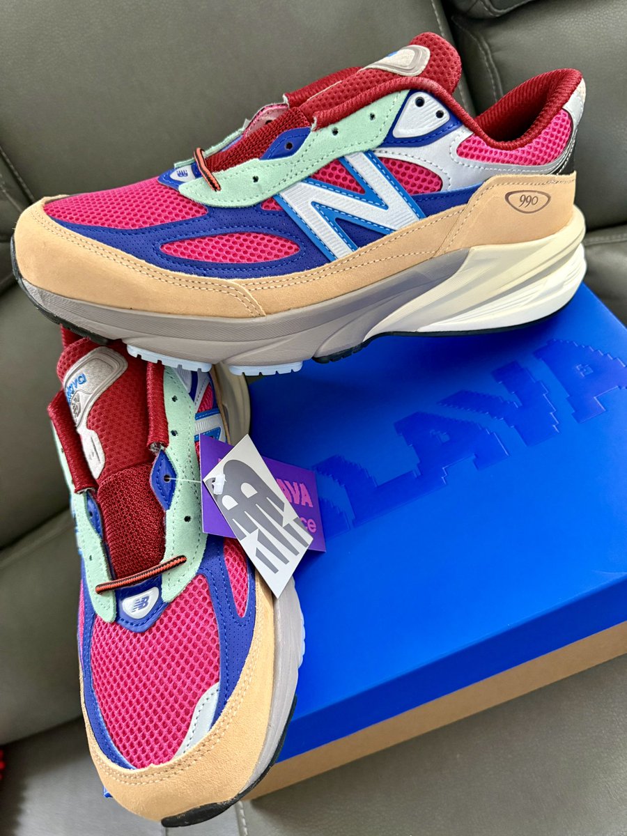 GROCABX's tweet photo. @SnkrsStock 🗣️#NewPackageAlert🚨
#NewBalance #MadeInUSA #MadeInUSA990v6
#NewBalance990v6MiUSA
#ActionBronsonAinôzama https://t.co/G6HenFctEK
