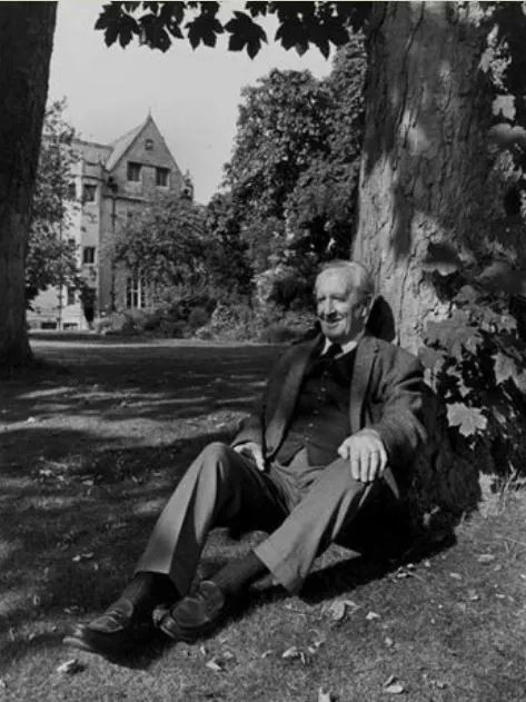 Boze Herrington, Library Owl 😴🧙‍♀️ tweet media