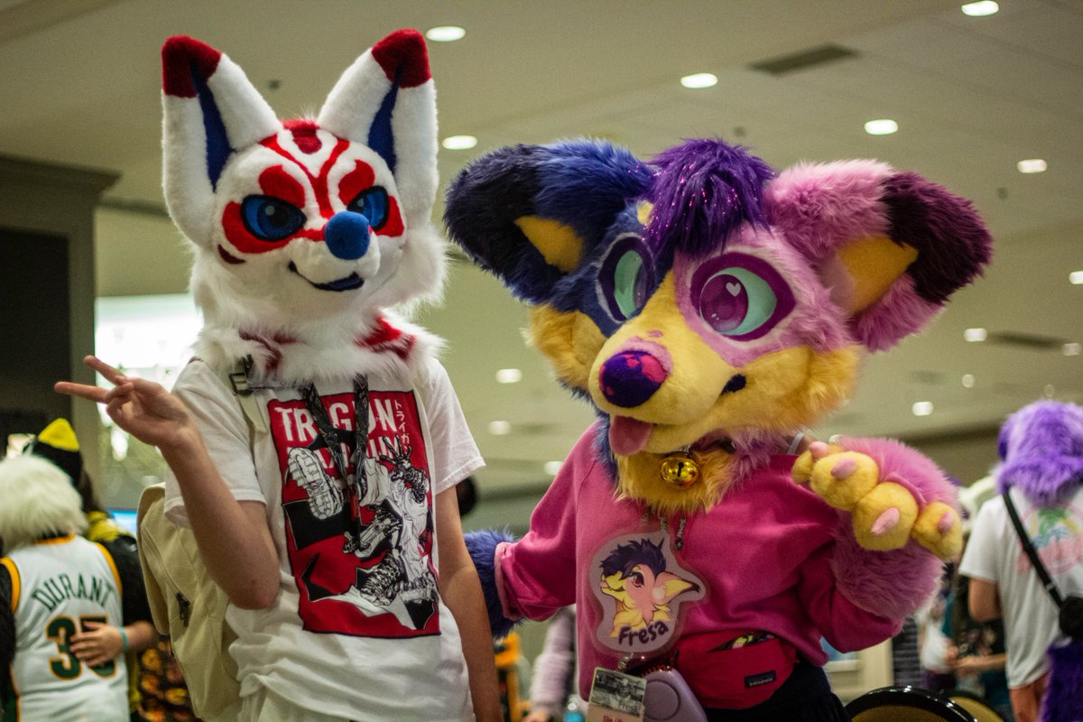 Really late TFF post but I got to meet some cuties. Very fun first con experience :3

📷: <a href="/Nuviuq/">Nuviuq</a>