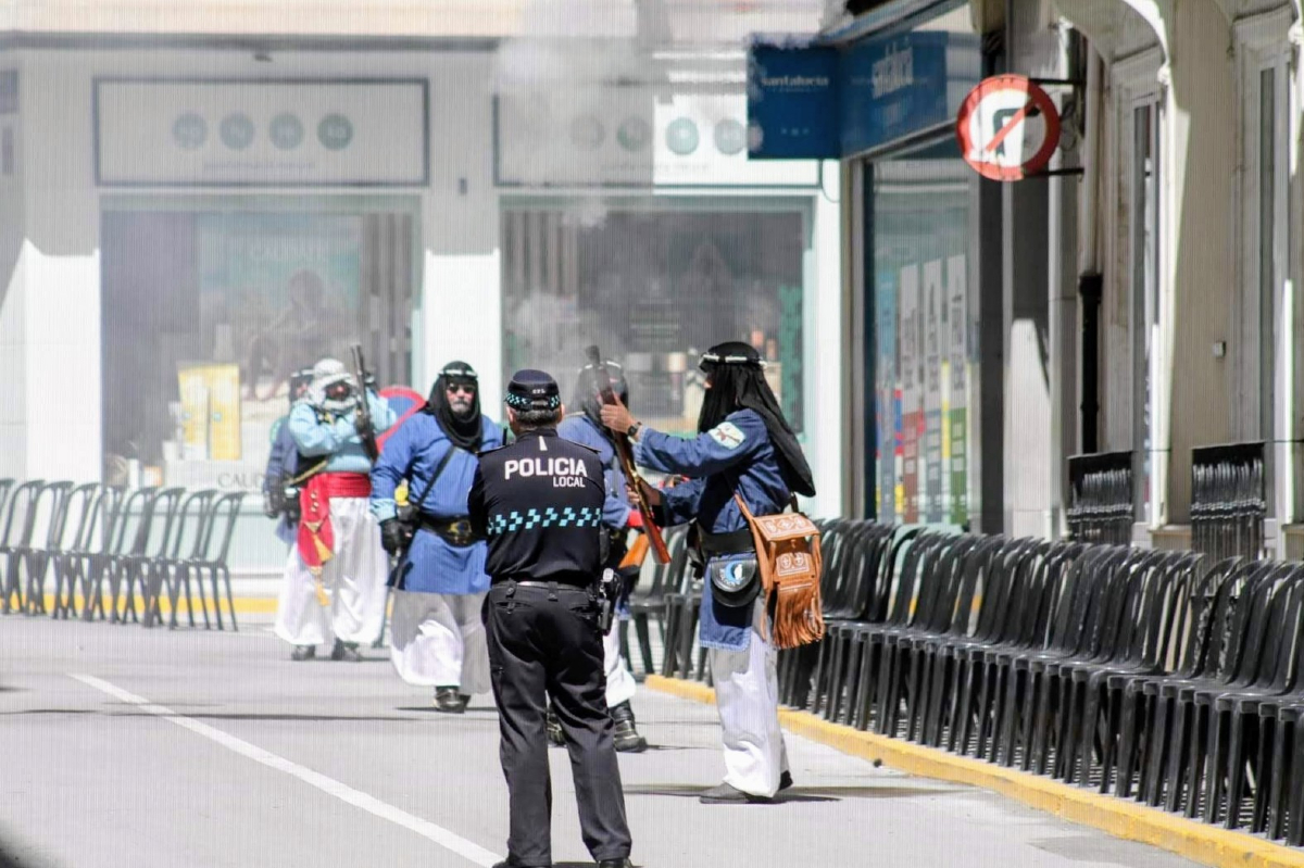 #AlmansaEmFiestas 

Previsión meteo para mañana día 2:

Nuboso. A partir de la segunda mitad del día, precipitaciones débiles a moderadas y chubascos moderados a fuertes acompañados de tormentas (activado aviso AMARILLO). Temperaturas sin cambios. Viento flojo a moderado