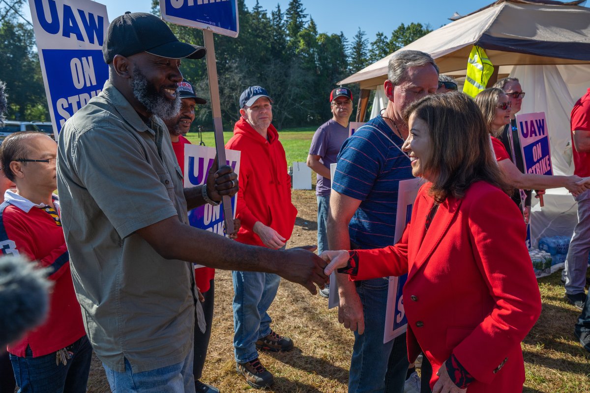 Governor Kathy Hochul tweet media