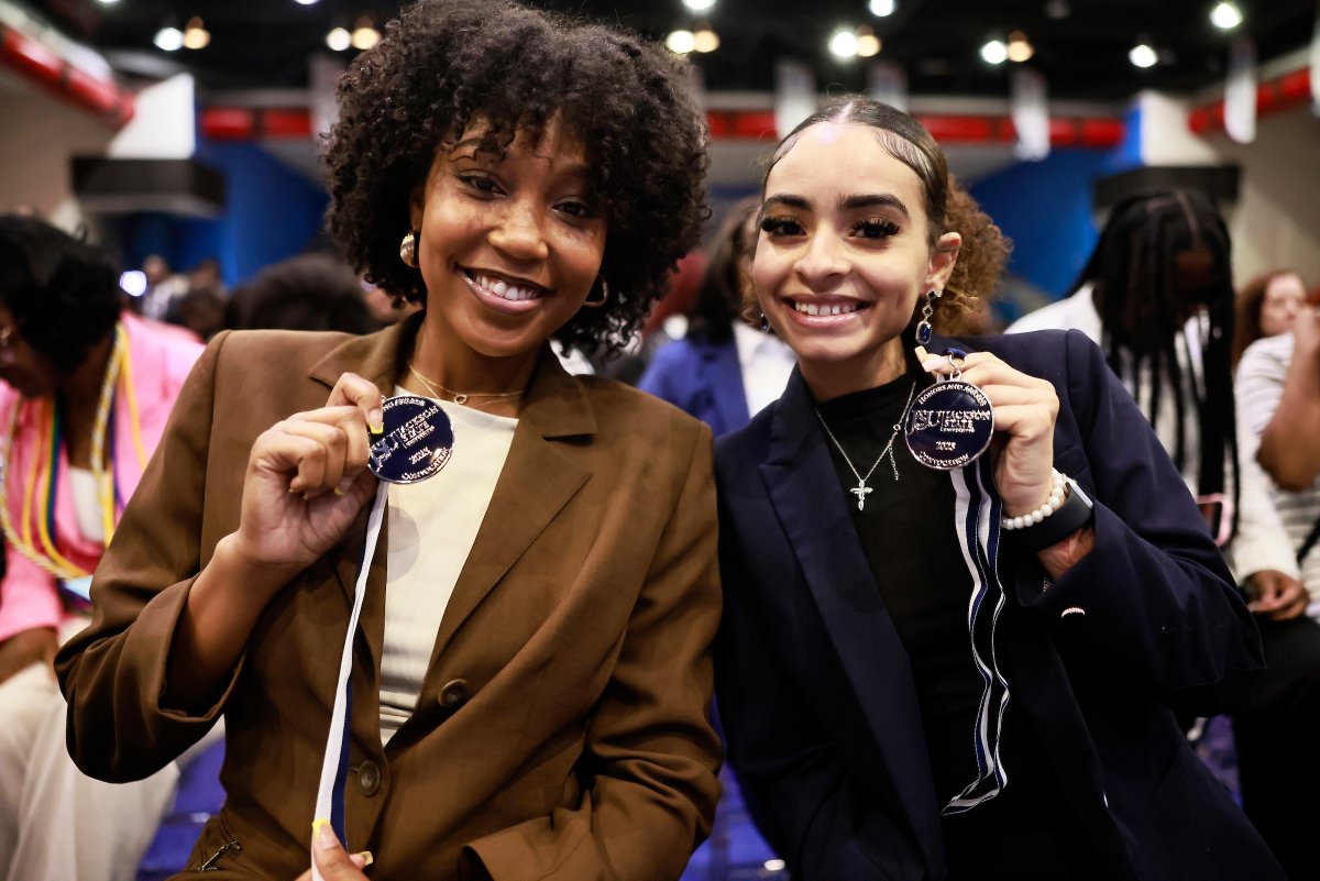 JacksonStateU's tweet image. Our honors students set #THEEStandard for academics! Congratulations to the 2000+ scholars who were recognized for President's List or Dean's List at yesterday's Honors Convocation!