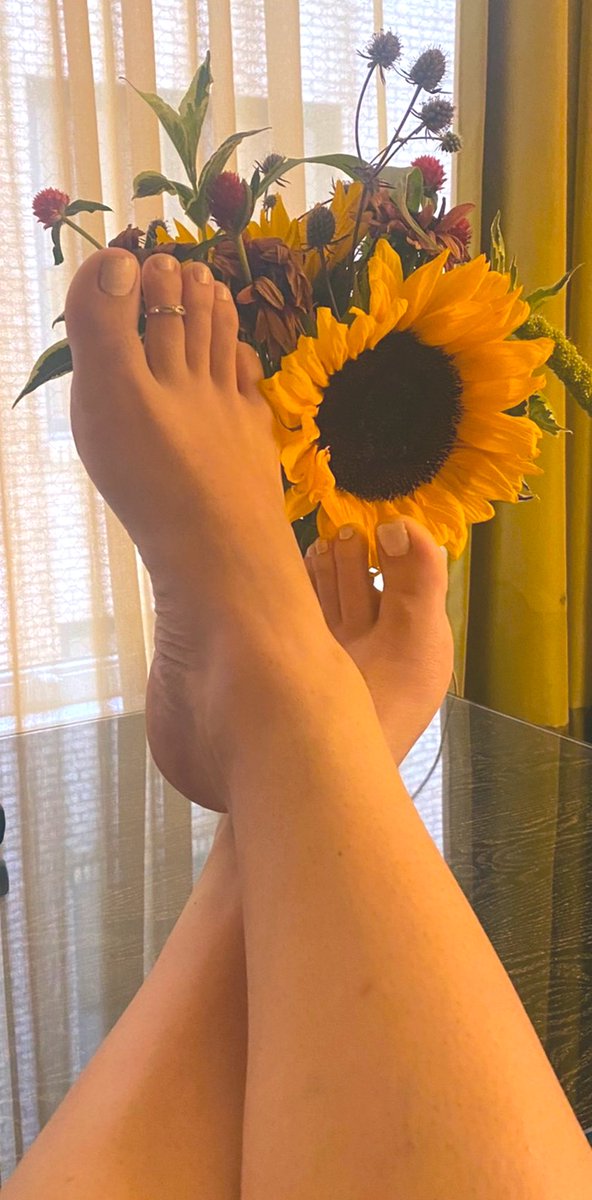 Becca - cranberry juice queen 💃💅 tweet media